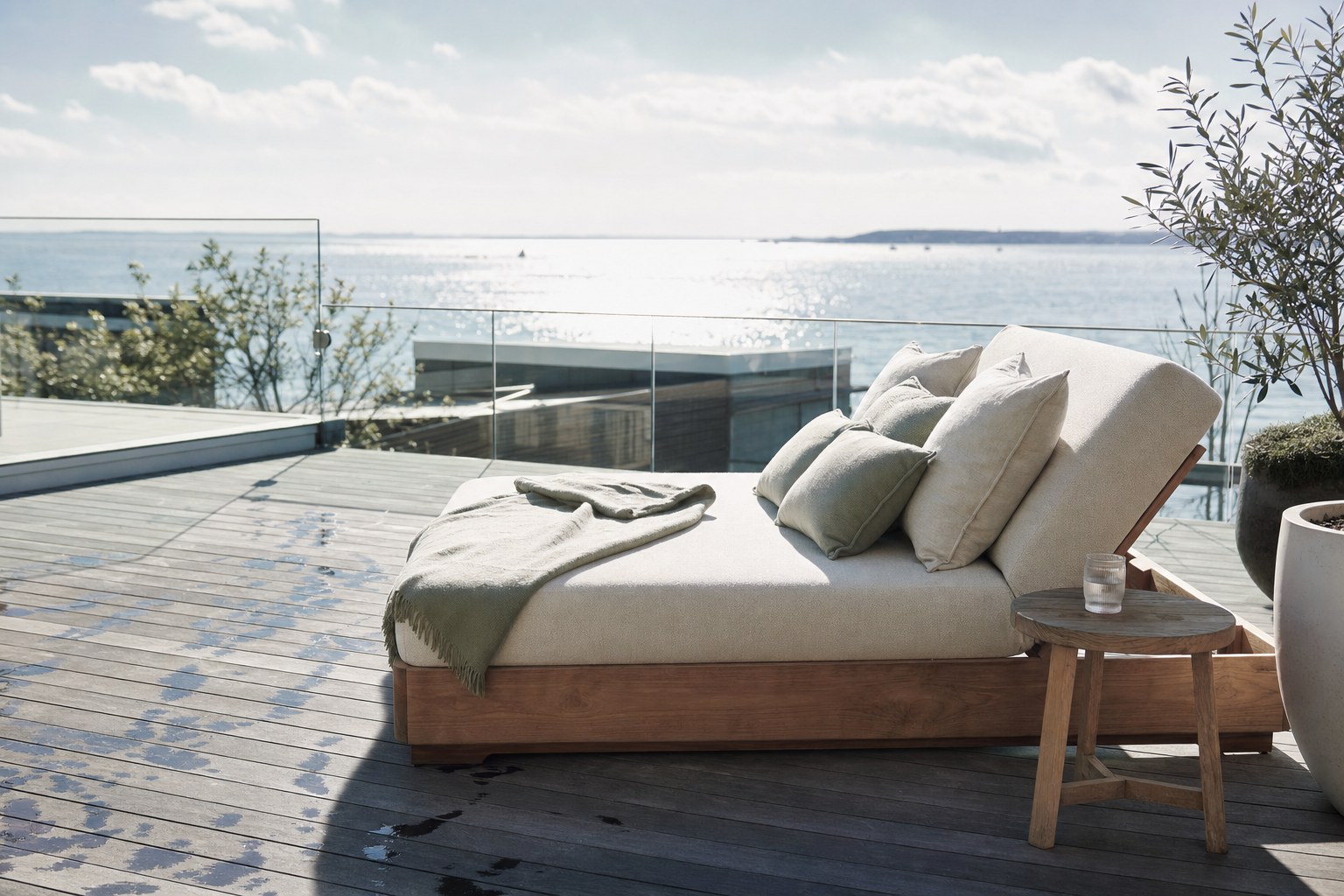 Weerbestendig loungebed met beschermhoes